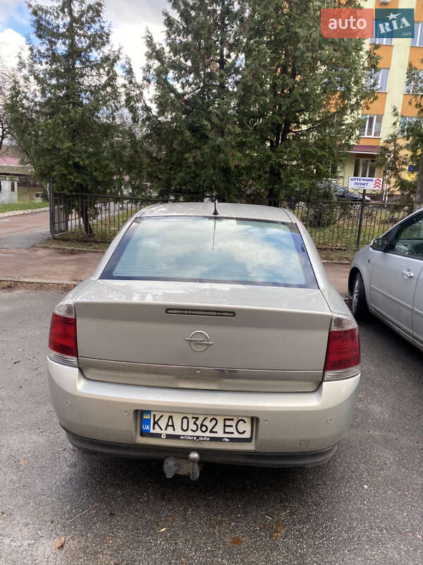 Седан Opel Vectra 2004 в Чернігові