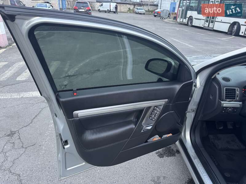 Седан Opel Vectra 2008 в Горішніх Плавнях