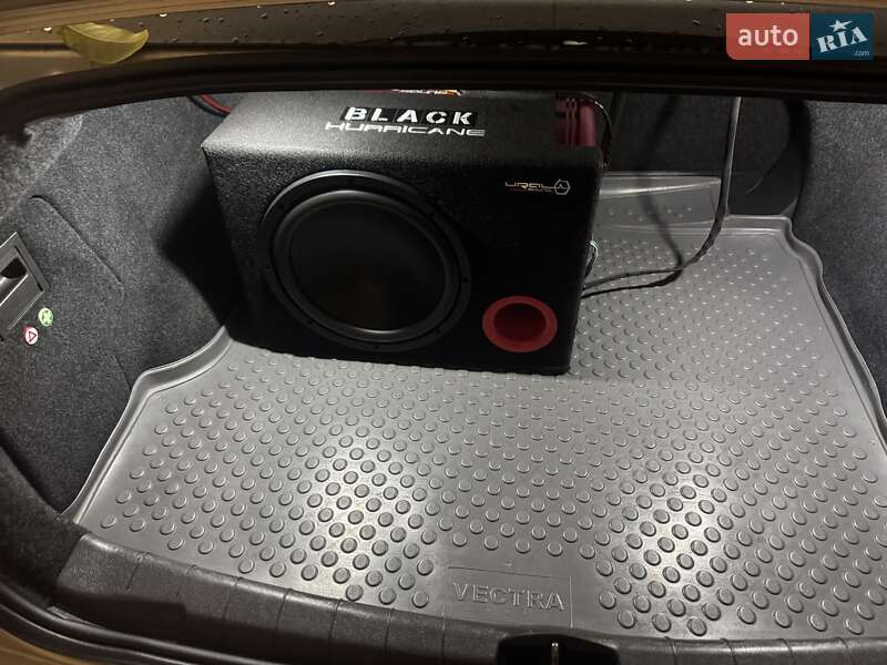 Седан Opel Vectra 2008 в Горішніх Плавнях