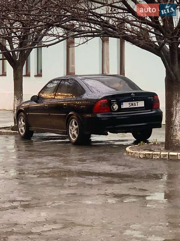 Седан Opel Vectra 2001 в Ужгороді