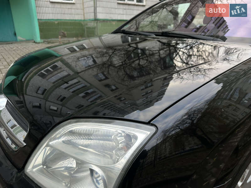 Седан Opel Vectra 2004 в Сумах
