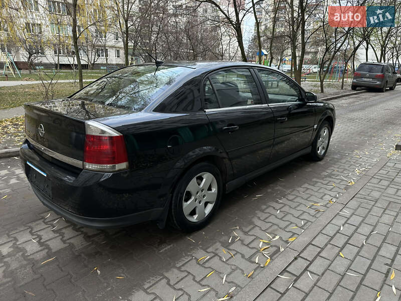 Седан Opel Vectra 2004 в Сумах