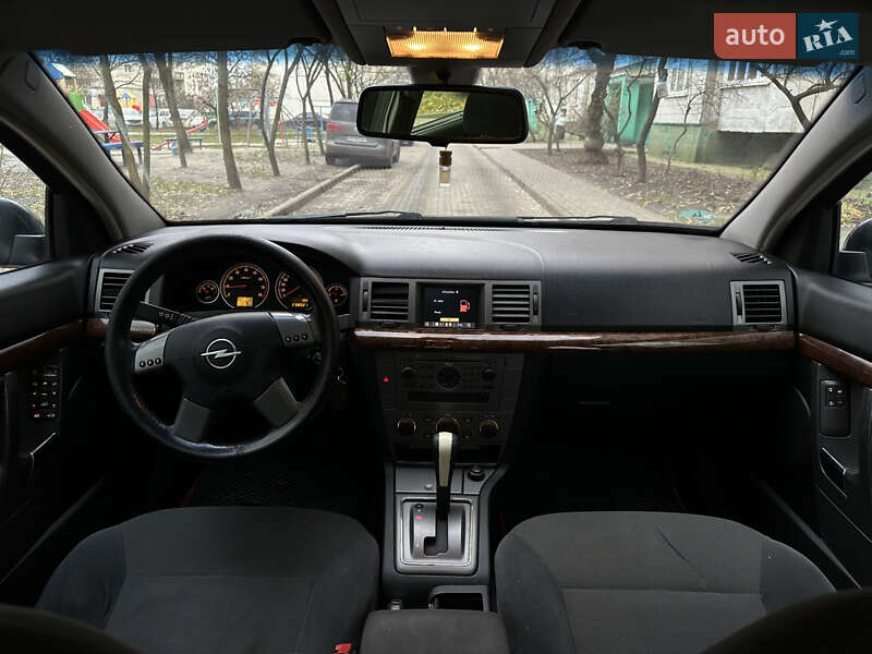 Седан Opel Vectra 2004 в Сумах