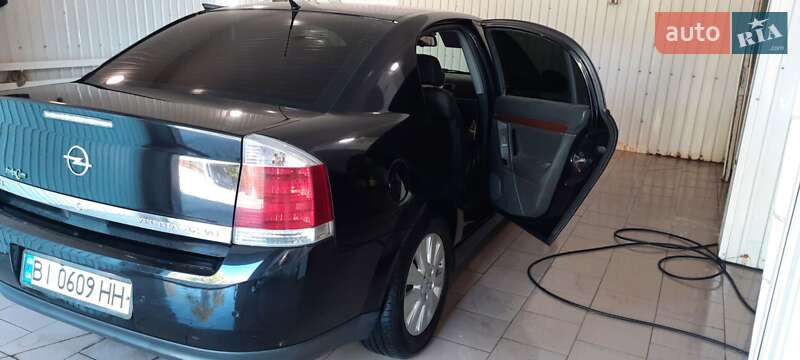 Седан Opel Vectra 2004 в Кременчуці