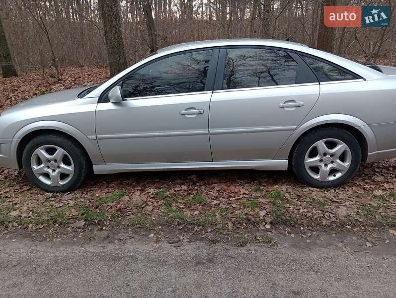 Ліфтбек Opel Vectra 2003 в Лебедині