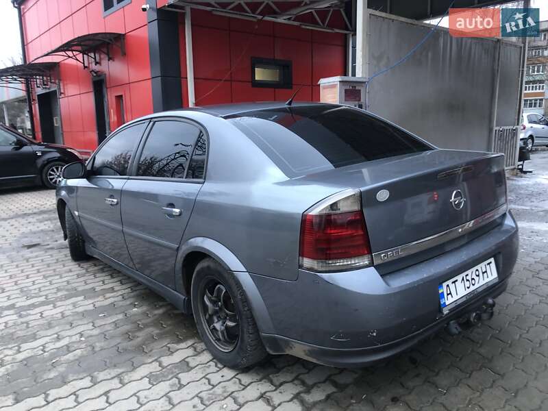 Седан Opel Vectra 2005 в Калуші