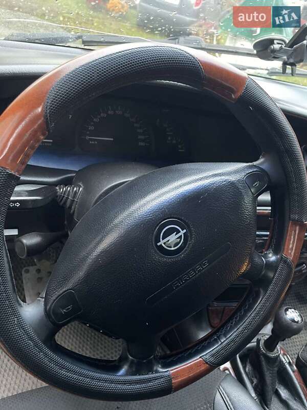 Седан Opel Vectra 2001 в Ровно