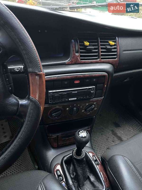 Седан Opel Vectra 2001 в Ровно