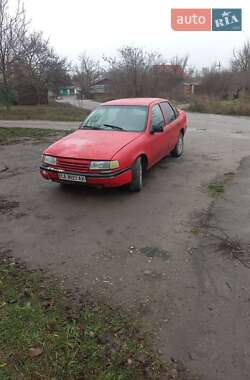 Седан Opel Vectra 1990 в Ватутіному