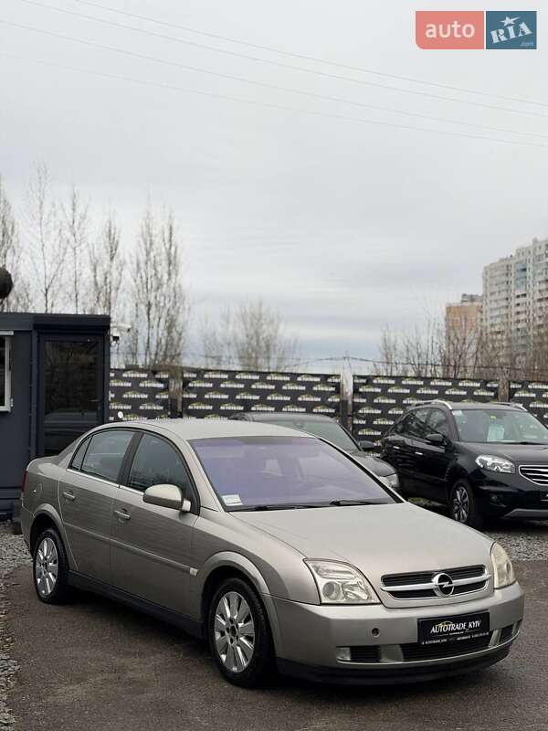 Седан Opel Vectra 2004 в Києві