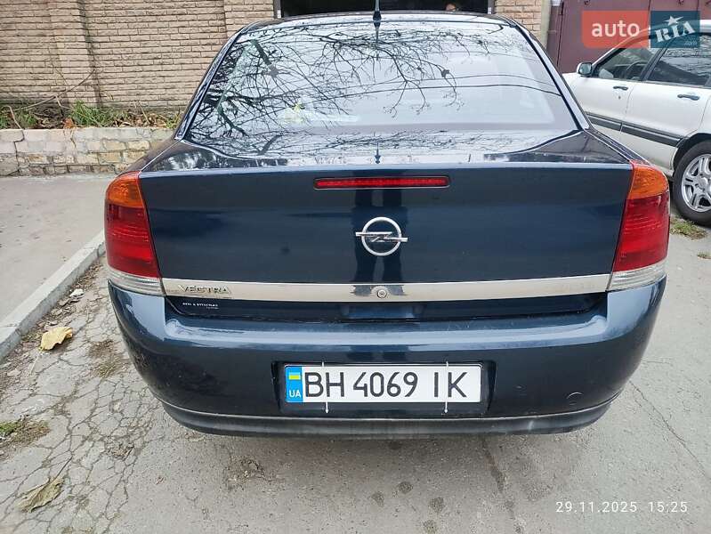 Седан Opel Vectra 2002 в Одесі