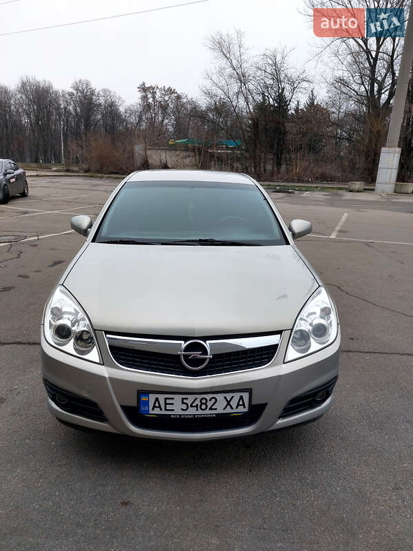 Лифтбек Opel Vectra 2005 в Днепре
