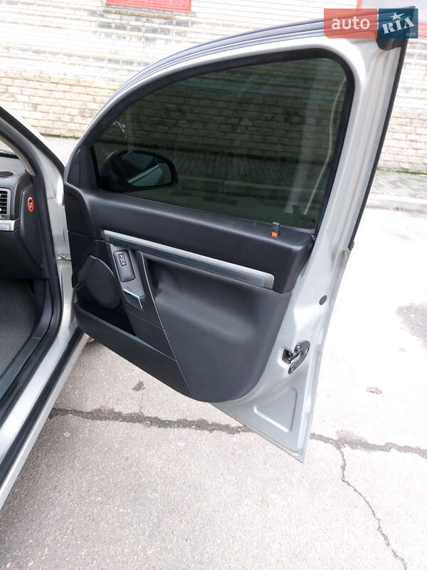 Лифтбек Opel Vectra 2005 в Днепре