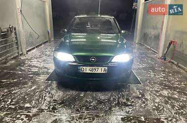 Седан Opel Vectra 1996 в Радехове