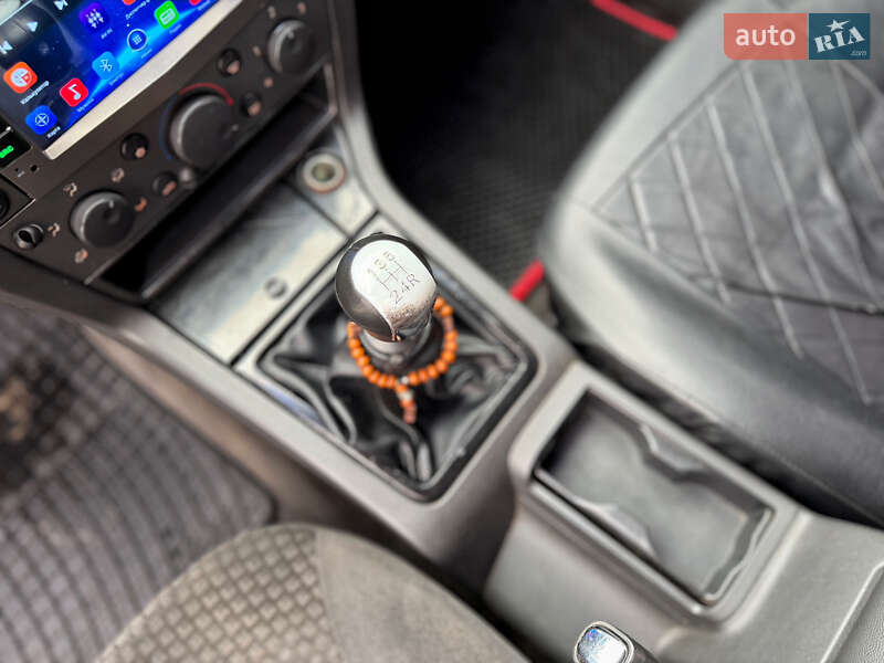 Седан Opel Vectra 2002 в Чернівцях