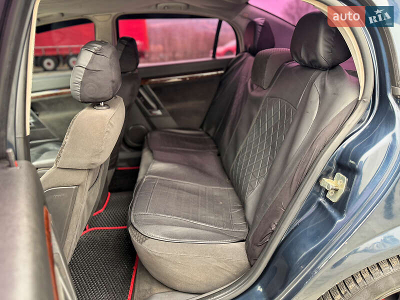 Седан Opel Vectra 2002 в Чернівцях