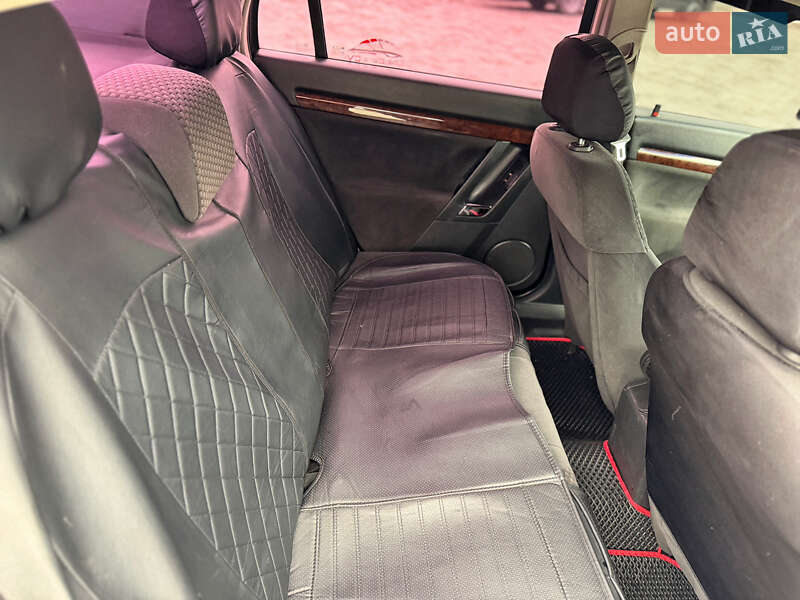 Седан Opel Vectra 2002 в Чернівцях