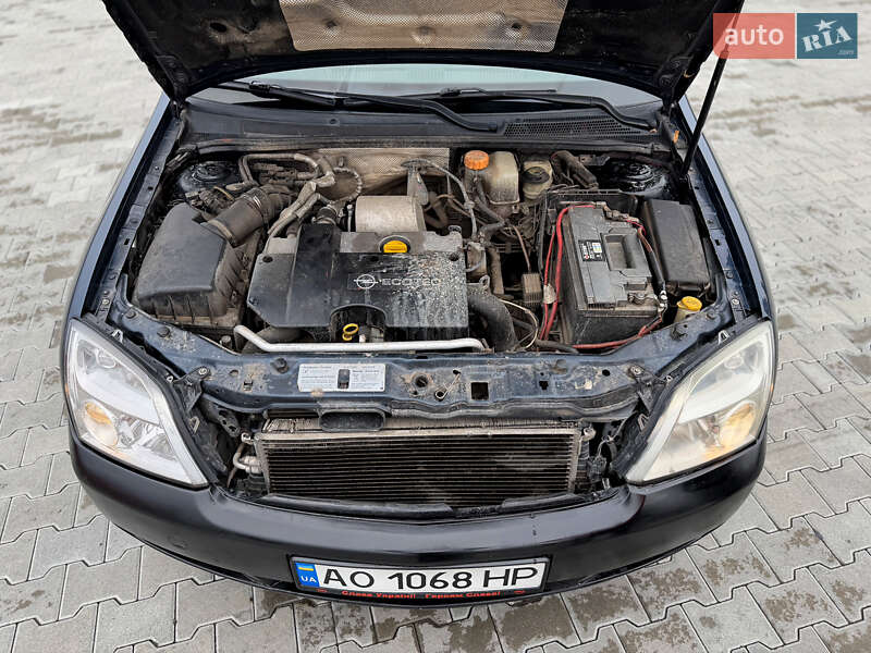 Седан Opel Vectra 2002 в Чернівцях
