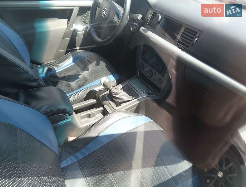 Седан Opel Vectra 2003 в Александрие
