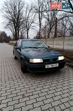 Ліфтбек Opel Vectra 1995 в Стрию