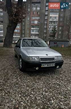 Ліфтбек Opel Vectra 1992 в Коломиї