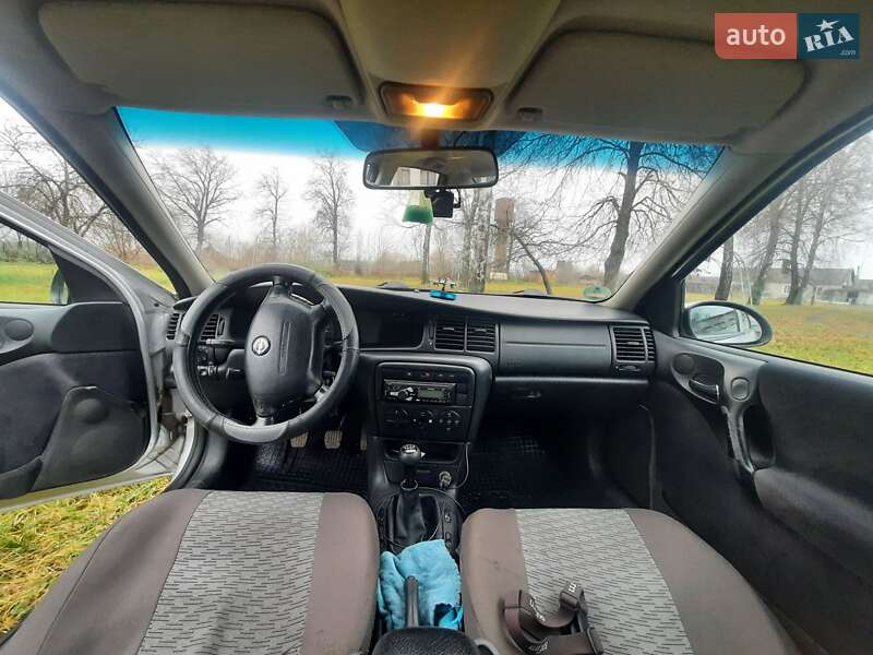 Седан Opel Vectra 2001 в Луцке