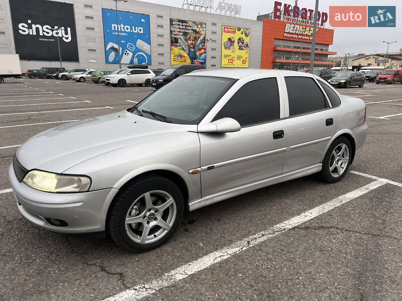Седан Opel Vectra 2001 в Чернівцях