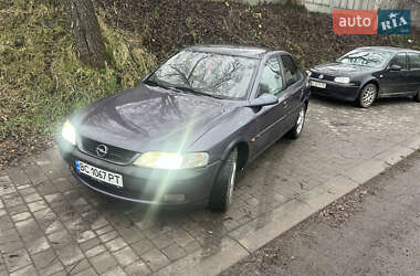 Седан Opel Vectra 1996 в Львове