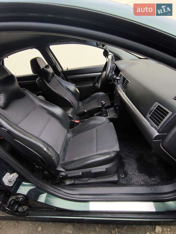 Ліфтбек Opel Vectra 2003 в Дрогобичі