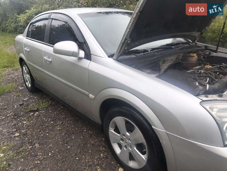 Седан Opel Vectra 2004 в Львове