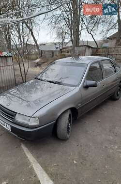 Седан Opel Vectra 1989 в Светловодске