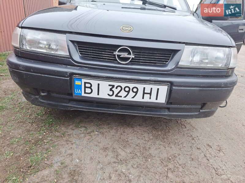 Седан Opel Vectra 1990 в Гадячі
