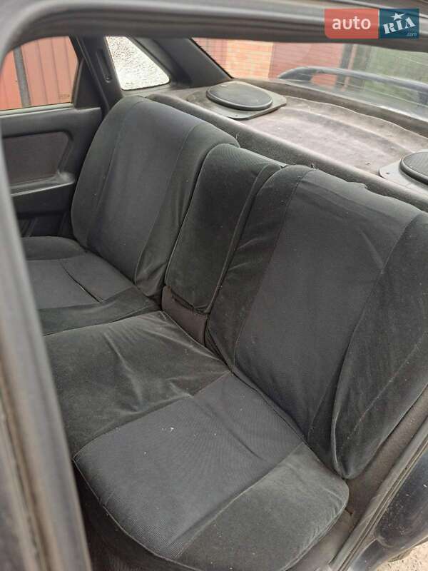 Седан Opel Vectra 1990 в Гадячі