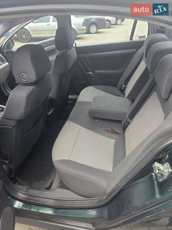 Седан Opel Vectra 2005 в Одесі