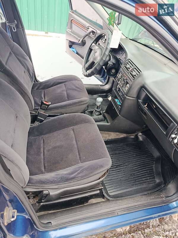 Седан Opel Vectra 1993 в Гадяче фото 15 Седан Opel Vectra 1993 в Гадяче
