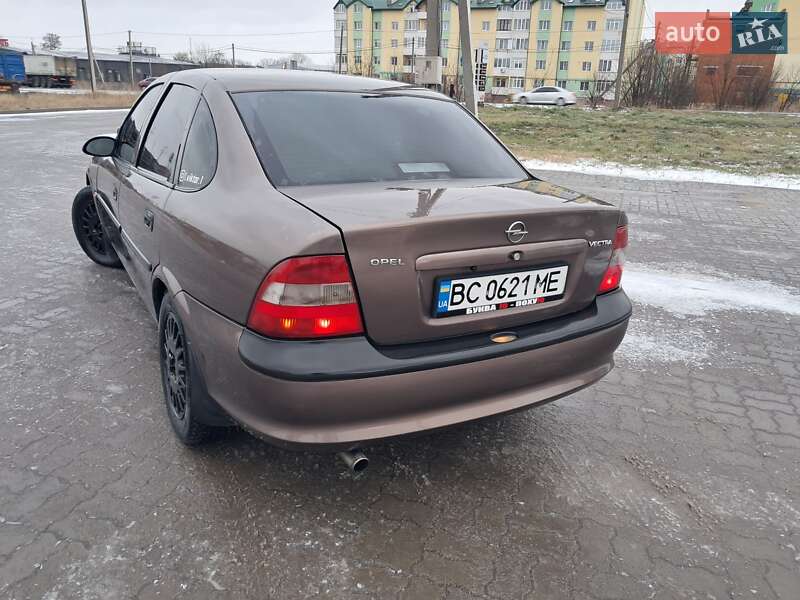 Седан Opel Vectra 1998 в Радехове