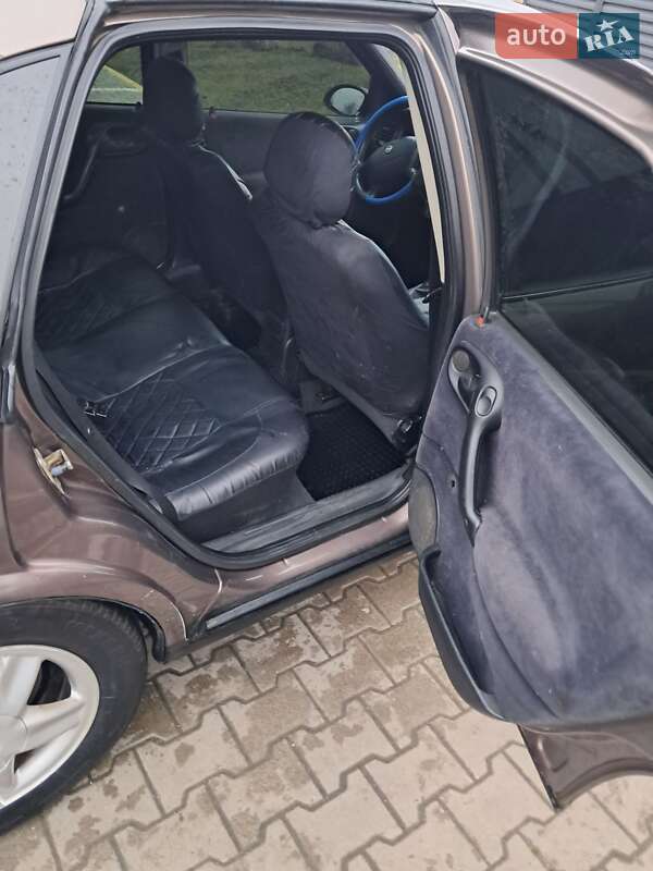 Седан Opel Vectra 1998 в Радехове