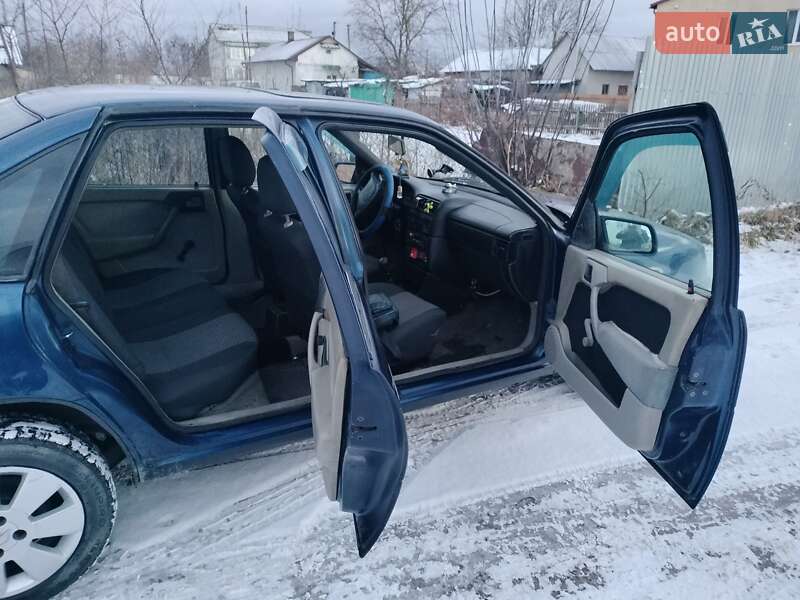 Седан Opel Vectra 1991 в Радехові