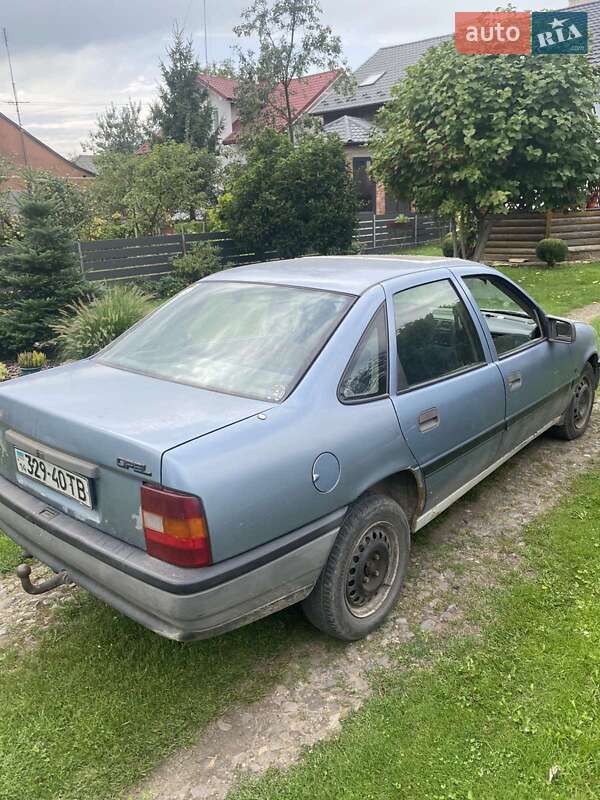 Седан Opel Vectra 1991 в Самборе