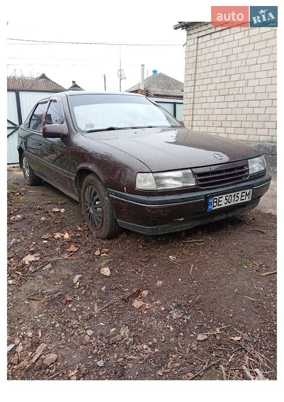 Ліфтбек Opel Vectra 1992 в Первомайську