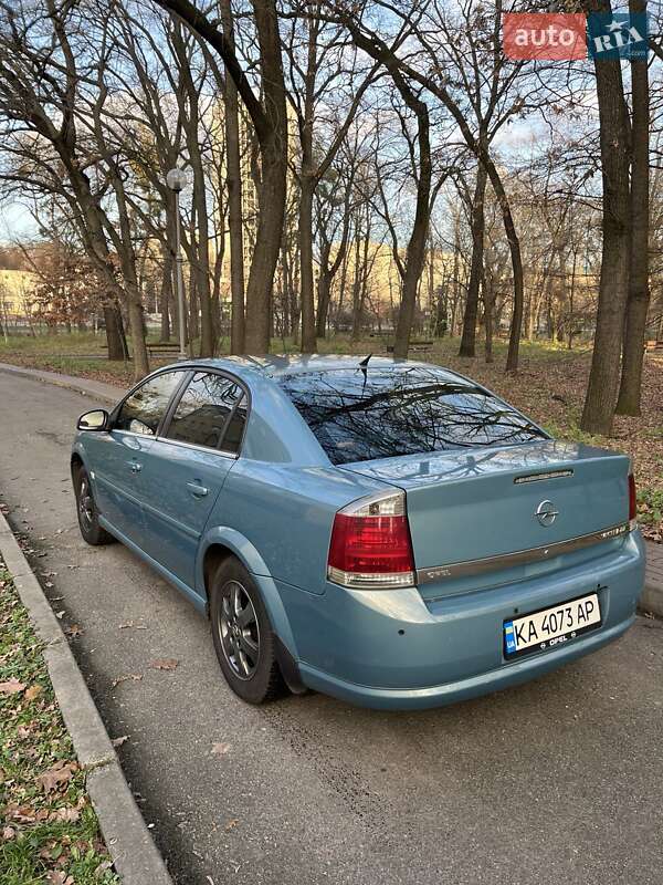 Седан Opel Vectra 2006 в Киеве