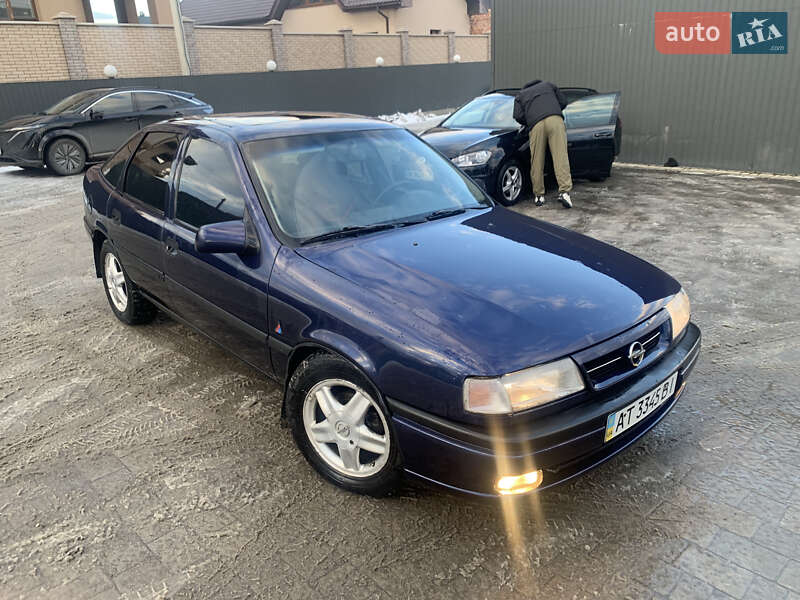 Ліфтбек Opel Vectra 1995 в Івано-Франківську