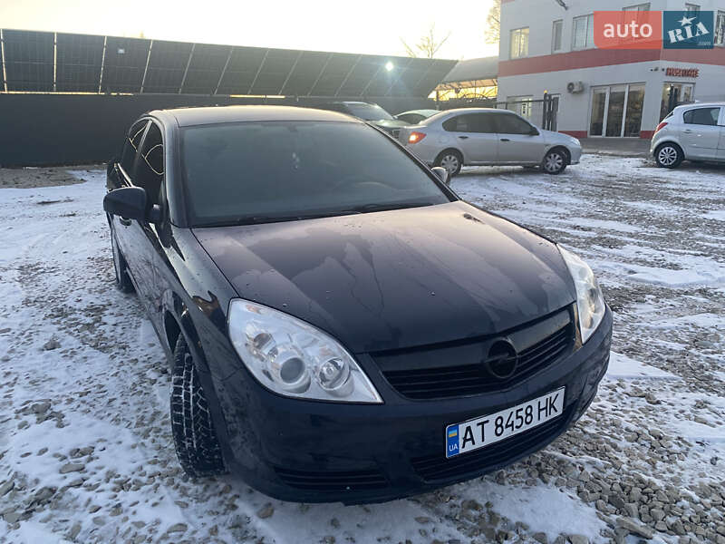 Седан Opel Vectra 2005 в Калуше