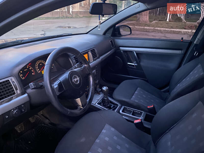 Седан Opel Vectra 2005 в Калуше