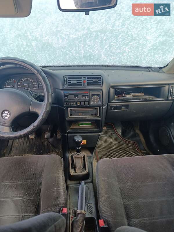 Седан Opel Vectra 1994 в Ракитном
