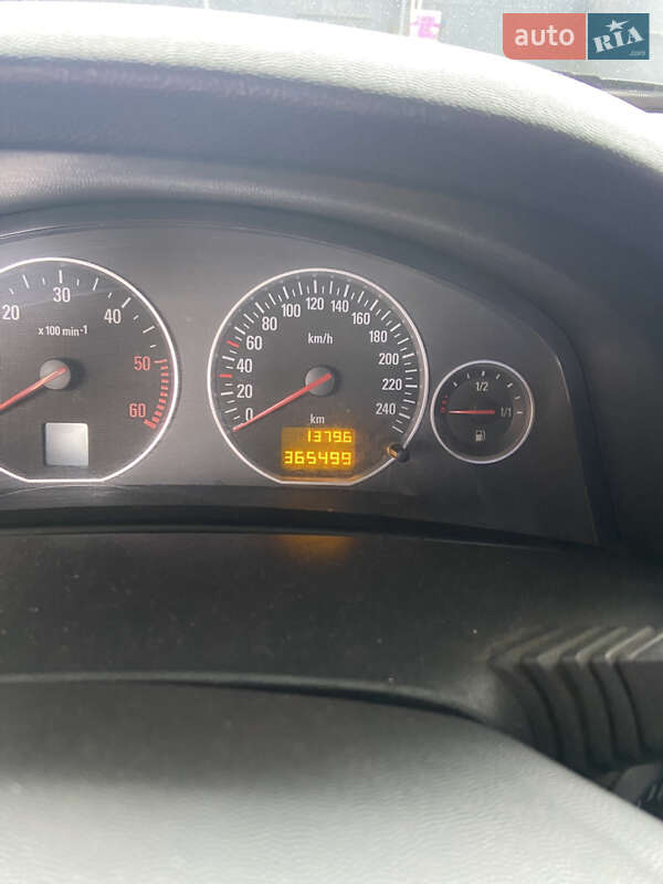 Седан Opel Vectra 2004 в Баштанке