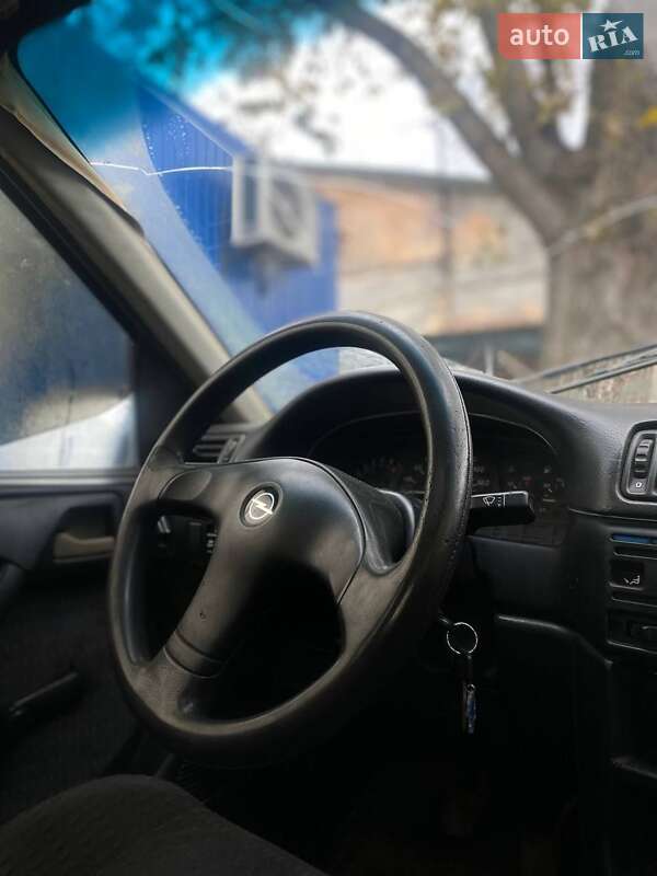 Седан Opel Vectra 1989 в Старой Жадовой фото 5 Седан Opel Vectra 1989 в Старой Жадовой