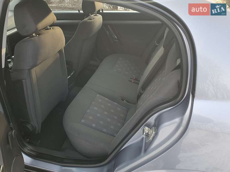 Седан Opel Vectra 2003 в Миргороде