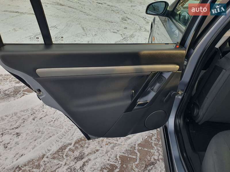 Седан Opel Vectra 2003 в Миргороде