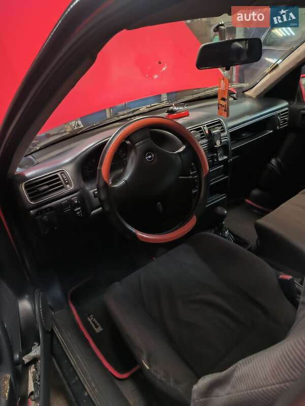 Седан Opel Vectra 1992 в Чернігові